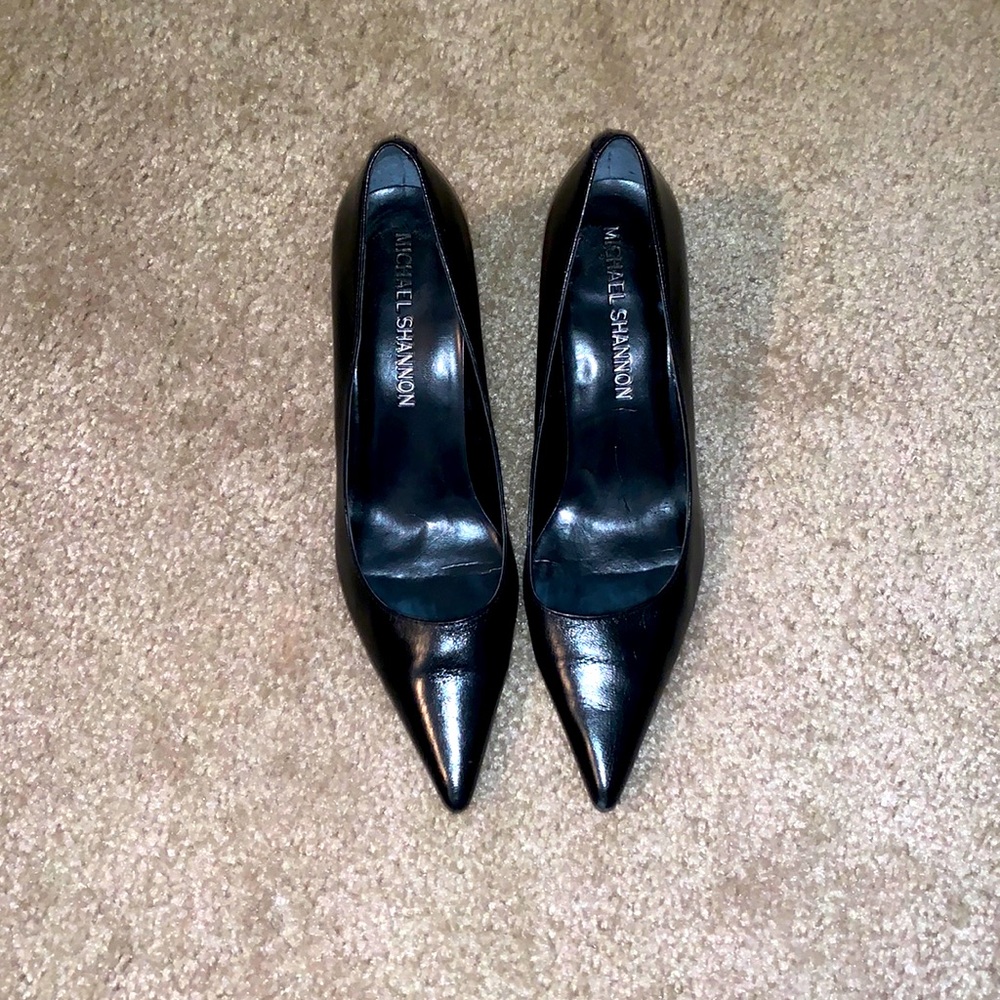 Michael Shannon black pointed toe 3in heels, 5.5